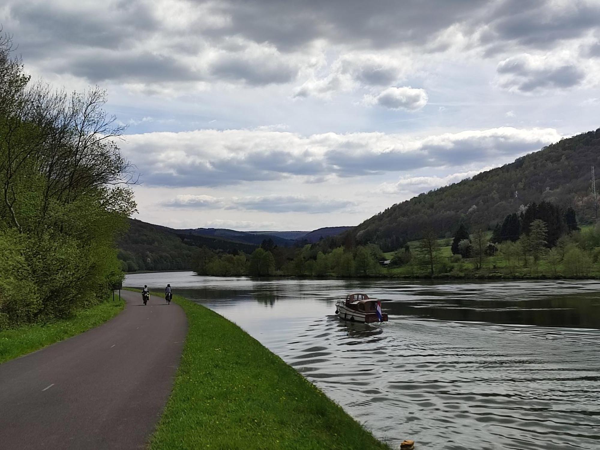 Entre Meuse Et Foret Revin  Εξωτερικό φωτογραφία
