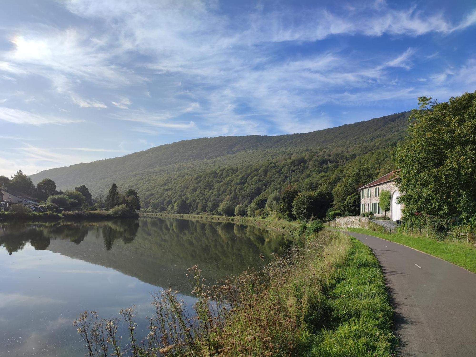 Entre Meuse Et Foret Revin  Εξωτερικό φωτογραφία