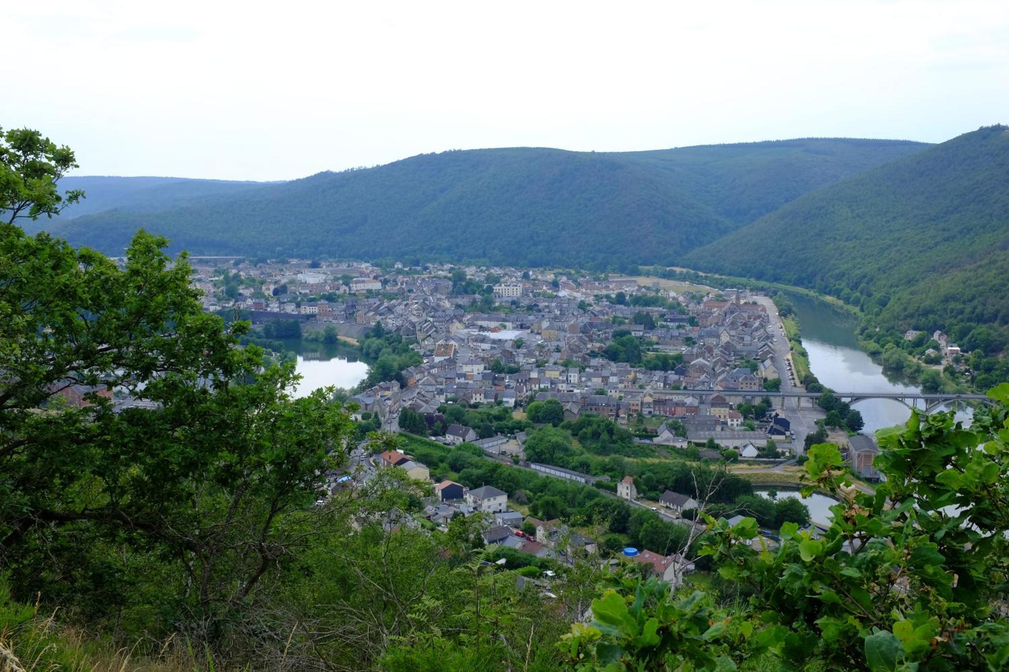 Entre Meuse Et Foret Revin  Εξωτερικό φωτογραφία