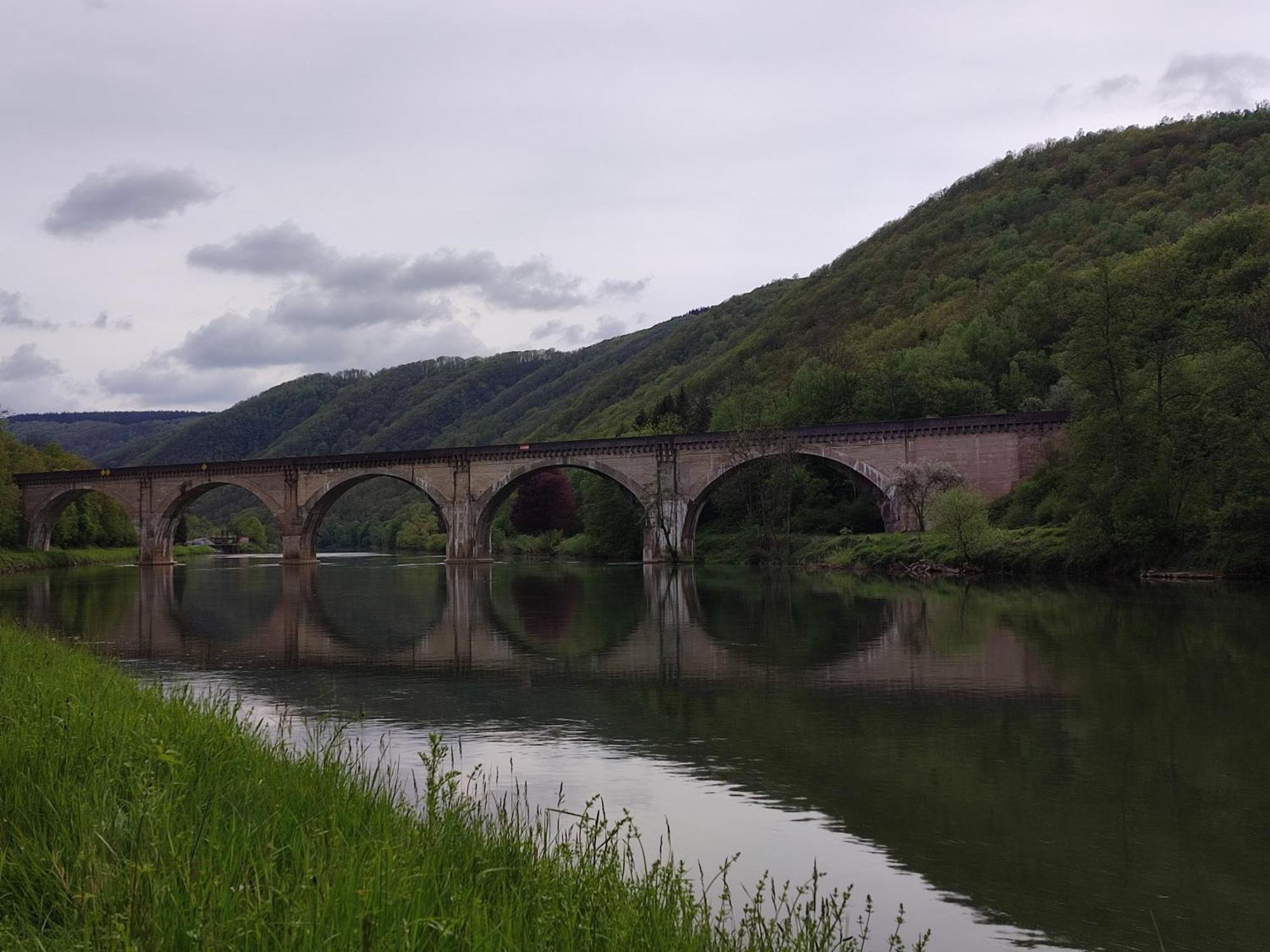 Entre Meuse Et Foret Revin  Εξωτερικό φωτογραφία