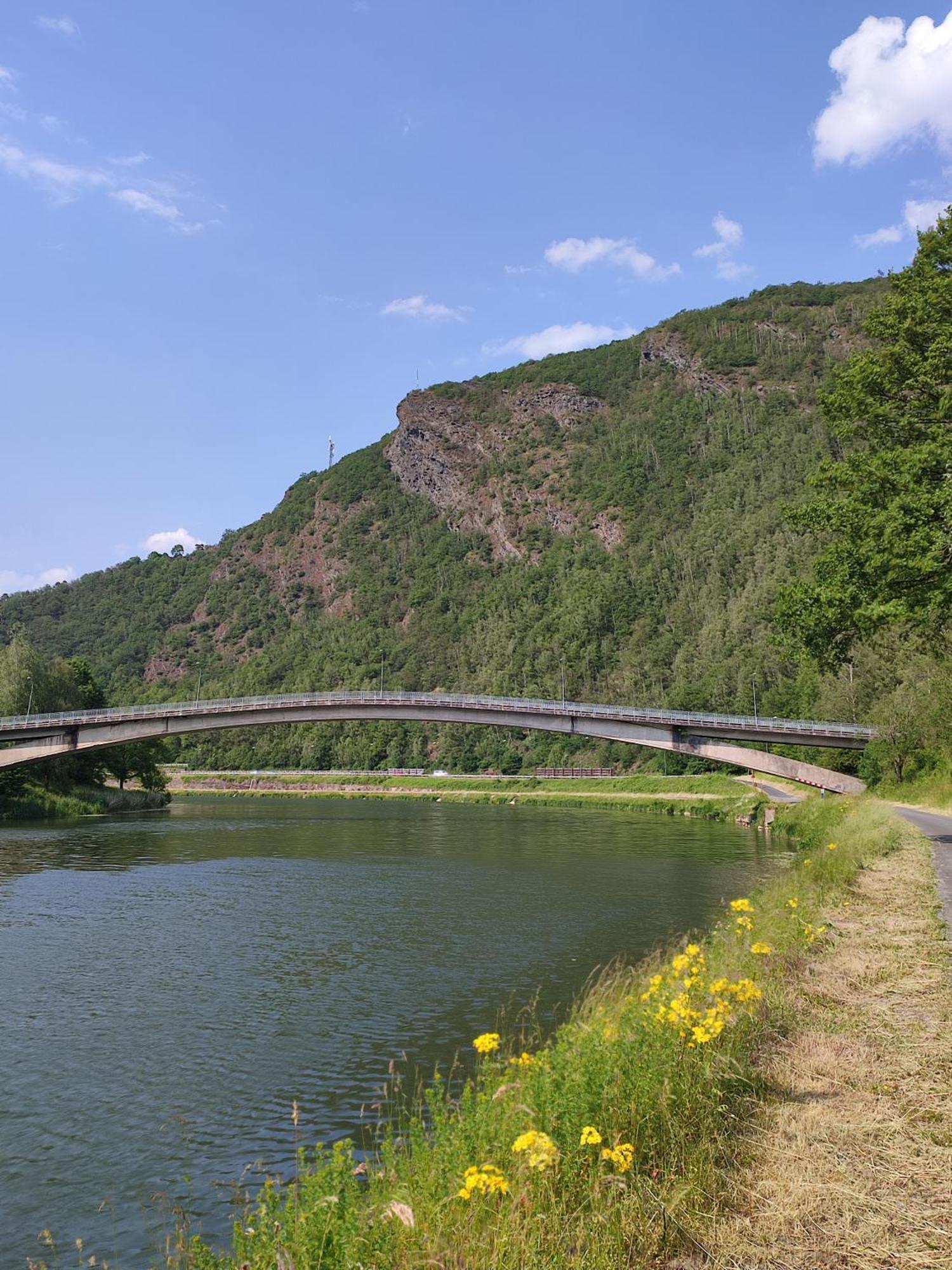 Entre Meuse Et Foret Revin  Εξωτερικό φωτογραφία